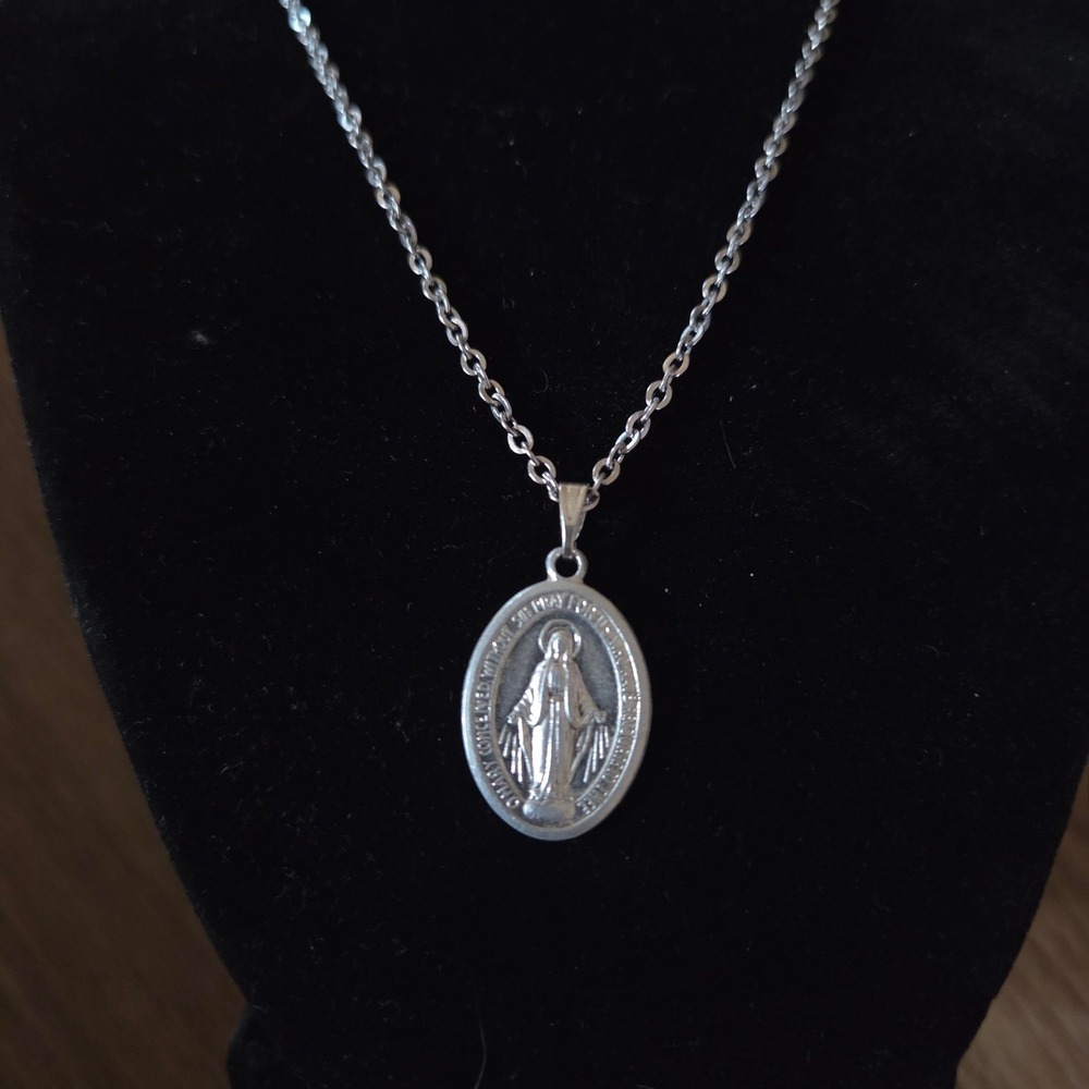 Silver Tone Miraculous Medal Virgin Mary Religiousโ Pendant Necklace Italy